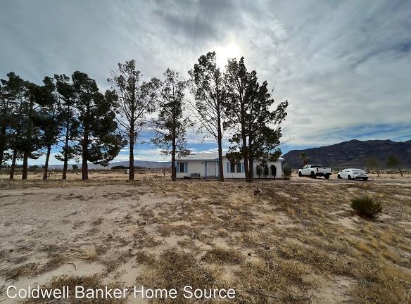 45973 Fairview Rd - Newberry Springs, CA 92365 - Home For Rent