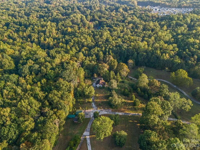 2221 Miranda Road, Charlotte, NC 28216 for Sale