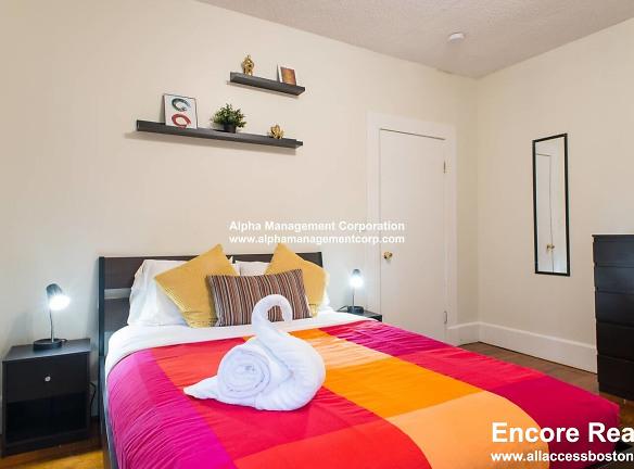 123 Brook St unit 4 - Brookline, MA 02445 - Home For Rent
