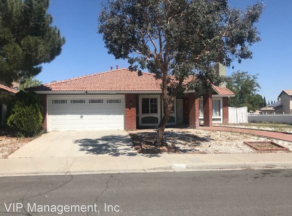 12620 Sunbird Ln - Victorville, CA 92392 - Home For Rent