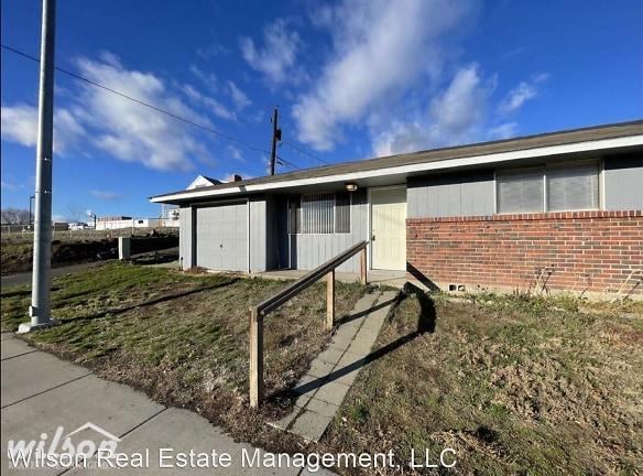 8101 Tieton Dr - Yakima, WA 98908 - Home For Rent