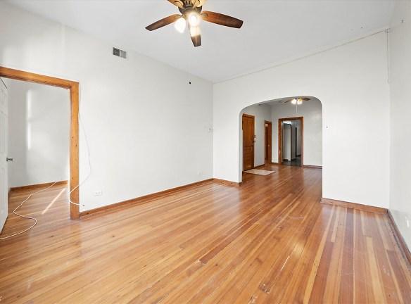 2825 N Milwaukee Ave - Chicago, IL 60618 - Home For Rent