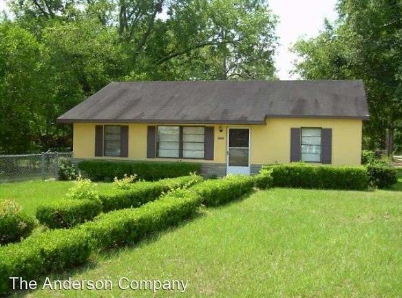 2502 Belmont Ave - Albany, GA 31705 - Home For Rent