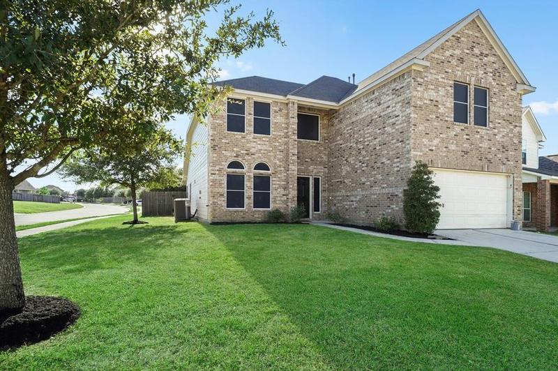 1120 Shadow Glenn Dr, Conroe, TX 77301 - MLS 51029744 for Sale
