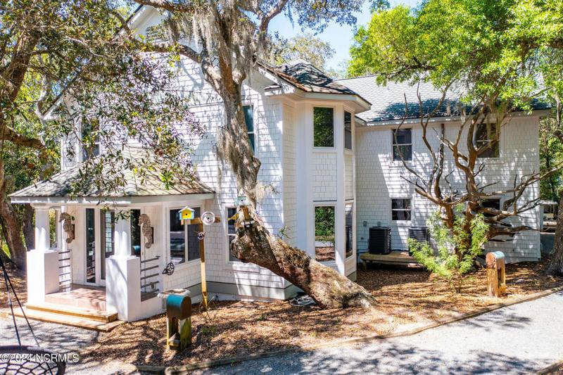 30 CEDAR CT, Bald Head Island, NC 28461 Single Family Residence For Sale  MLS# 100423501 for Rent