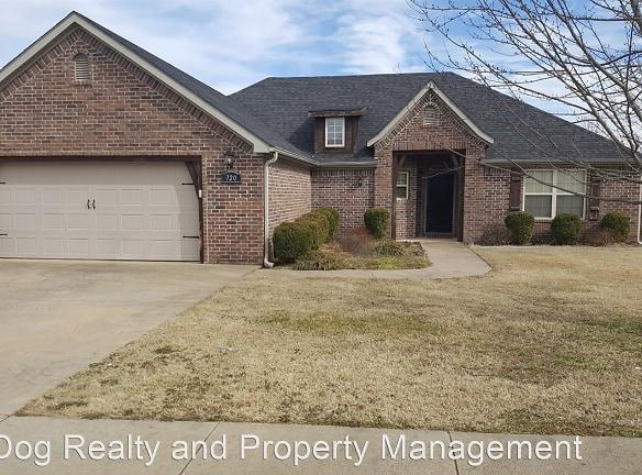 720 Venice St - Centerton, AR 72719 - Home For Rent