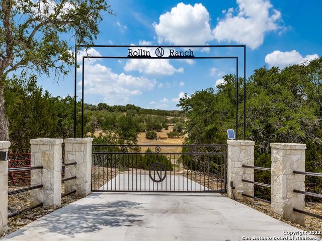 271 Rollin N Ranch Rd, Blanco, TX 78606 for Sale