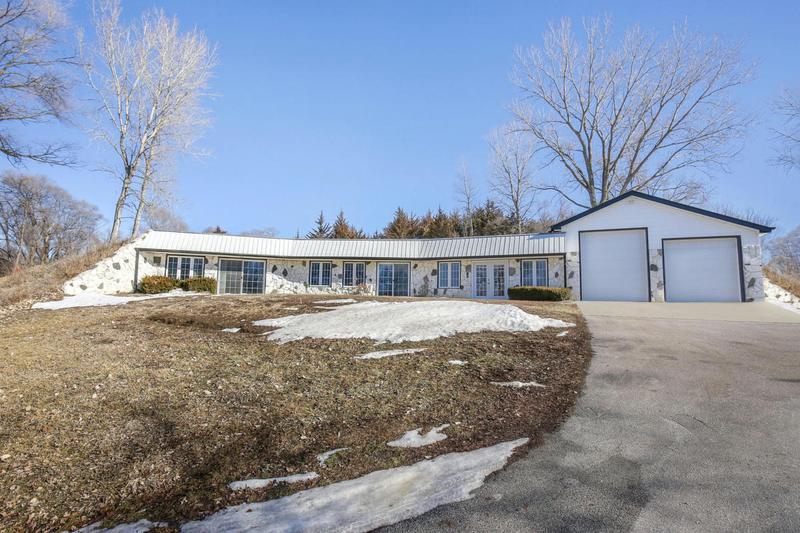 21033 OLD LINCOLN HWY, CRESCENT, IA 51526 Single Family Residence For Sale  MLS# 24-160