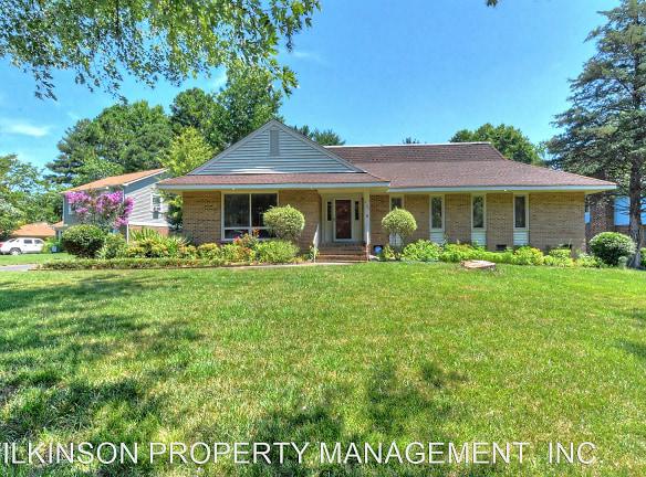2101 Wellwood Cir - Charlotte, NC 28212 - Home For Rent