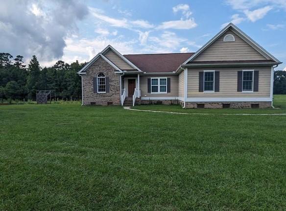 276 Old Blakes Bridge Road - Burgaw, NC 28425 - Home For Rent