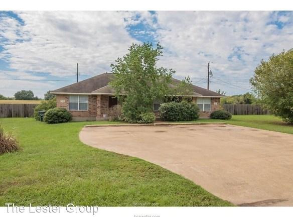 3613 Elaine Dr - Bryan, TX 77808 - Home For Rent