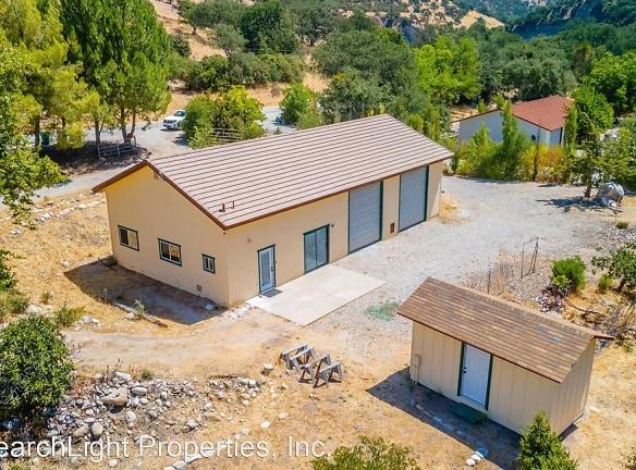 45100 E Carmel Valley Rd unit B - Greenfield, CA 93927 - Home For Rent