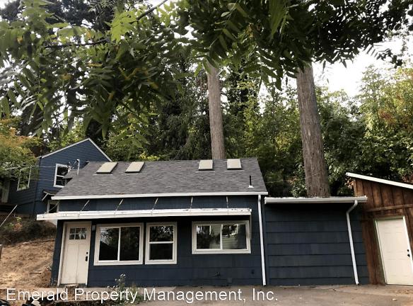 1698 Riverview St - Eugene, OR 97403 - Home For Rent