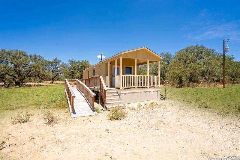 461 BLOSSOM DR, Poteet, TX 78065 for Rent