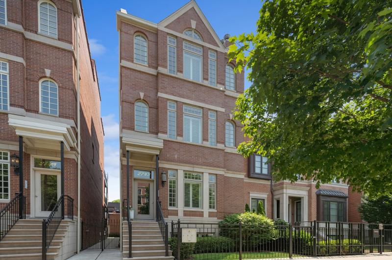 2743 N Lakewood Ave #3, Chicago, IL 60614 - MLS 11929616 for Sale