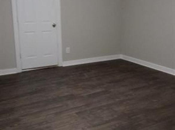 1102 E Lamar St #B - Sherman, TX 75090 - Home For Rent