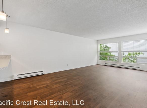 11520 Greenwood Ave N - Seattle, WA 98133 - Home For Rent