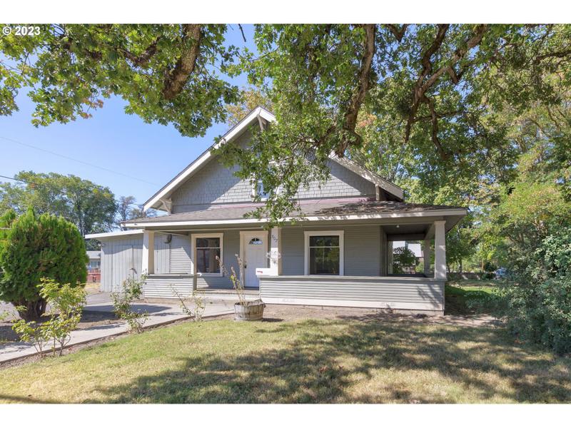 302 SW PINE ST, Grants Pass OR 97526 for Sale
