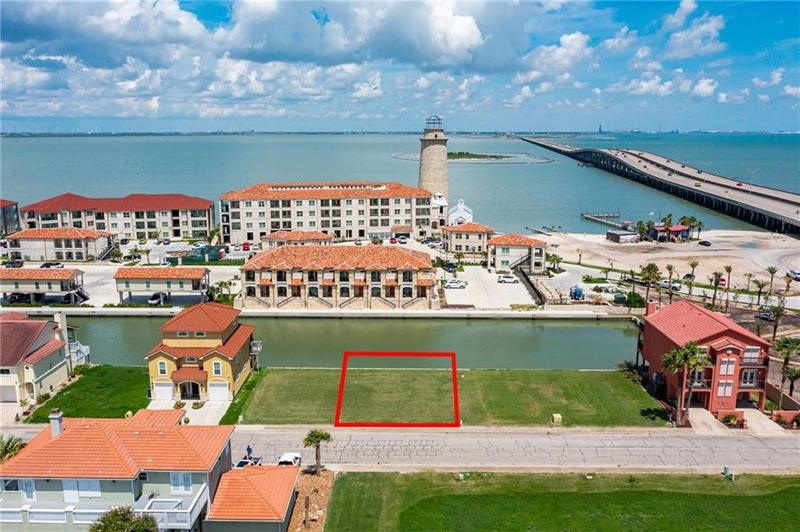 714 Kings Point Harbor Dr, Corpus Christi, TX 78402 for Sale