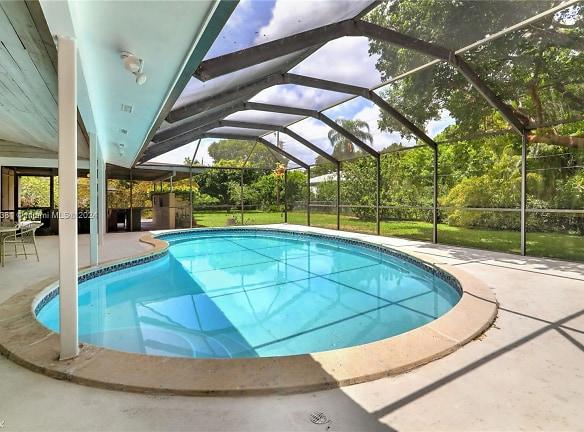 7765 SW 133rd Terrace - Miami, FL 33156 - Home For Rent