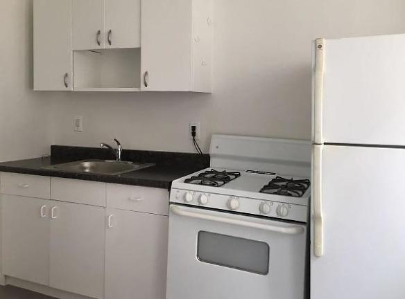 918 E Hyde Park Blvd - Chicago, IL 60615 - Home For Rent