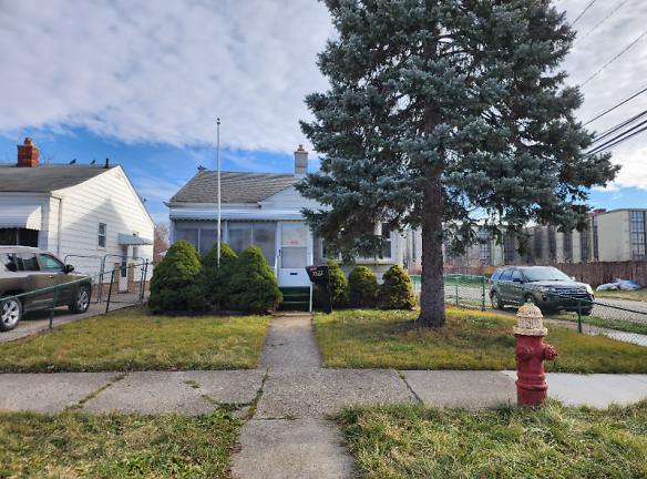6000 Penrod St - Detroit, MI 48228 - Home For Rent