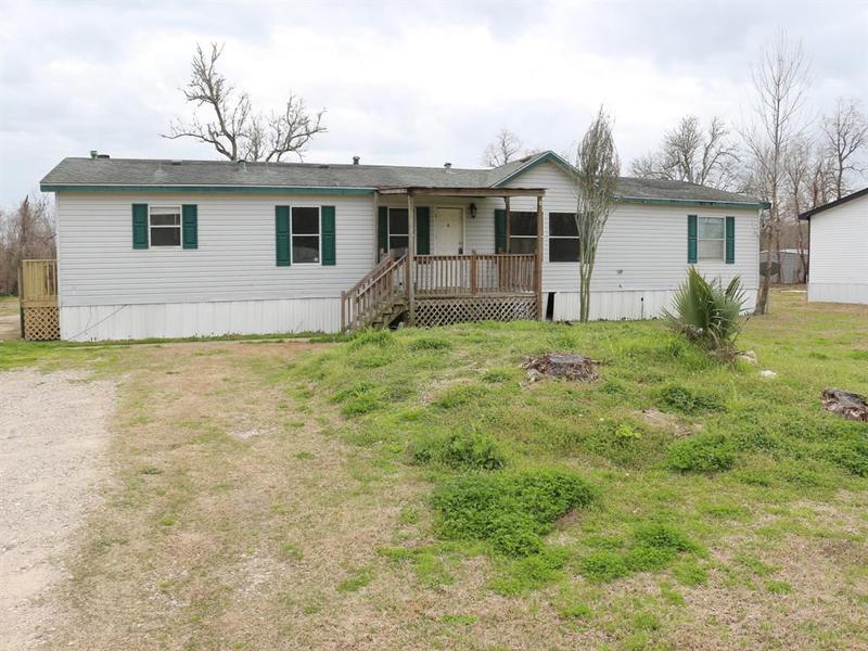 5522 Carriage Trails Dr Dr, Mont Belvieu, TX 77523 for Sale