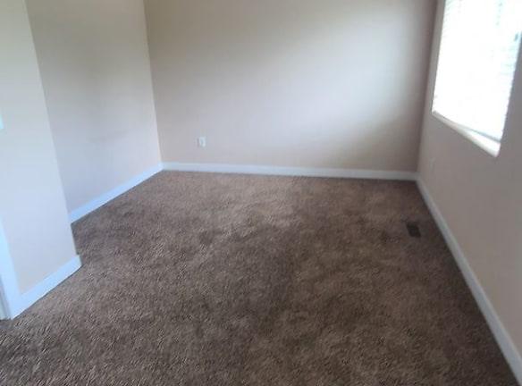 Campus Edge Apartments - 122 N Prince St - Whitewater, WI Apartments for Rent
