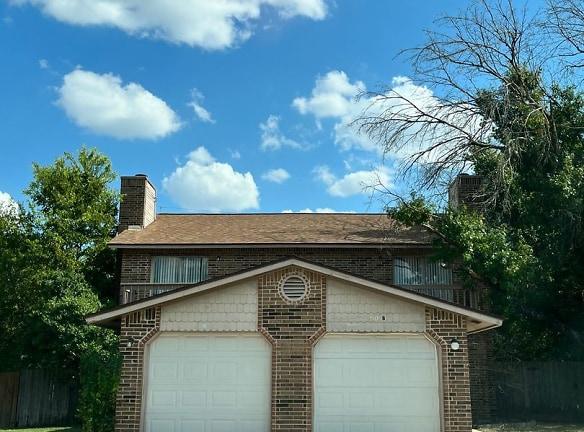 2101 Granberry Dr - Austin, TX 78745 - Home For Rent