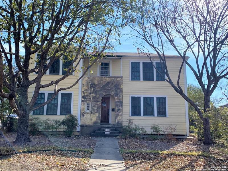 1002 W Agarita Ave, San Antonio, TX 78201 for Rent