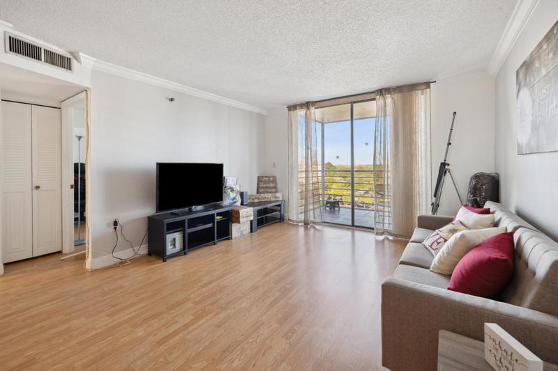 1100 St Charles Place, Unit PH14, Pembroke Pines, FL 33026 for Sale