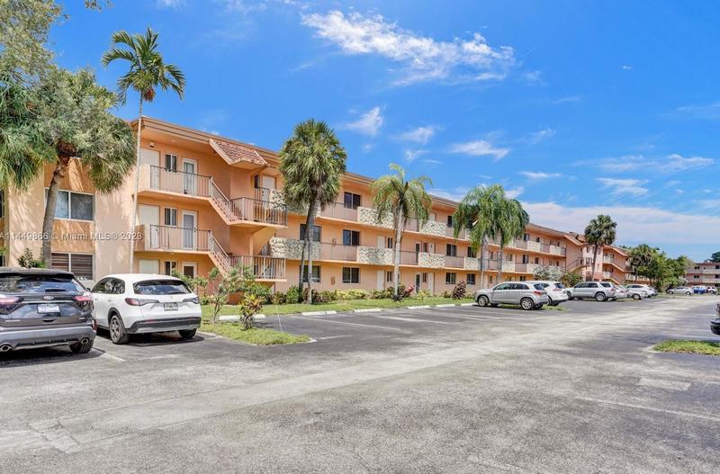 5950 Del Lago Cir #104, Sunrise, FL 33313 - MLS A11449866 for Sale