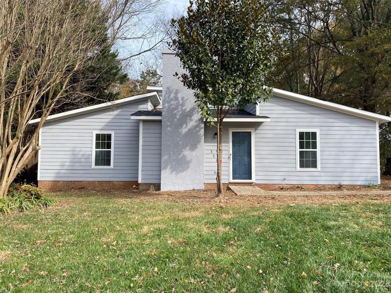 3714 Ashley Hall Drive, Charlotte, NC 28227 for Rent