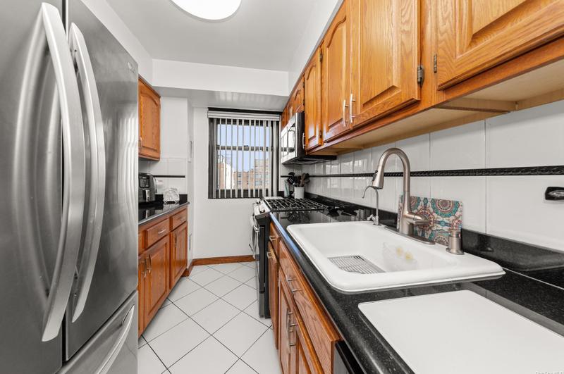 th Ave #15C, Astoria, NY 11106 - MLS 3516536 for Sale