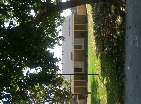 Bigby Villa Apartments - 1329 E Rev Chester Riggins Ave - Fresno, CA Apartments for Rent