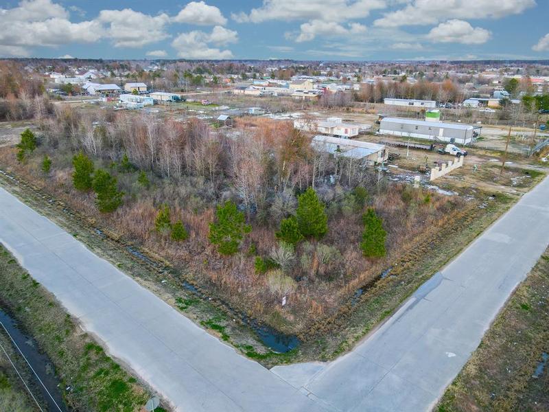 337 County Road 3580, Cleveland, TX 77327 for Sale