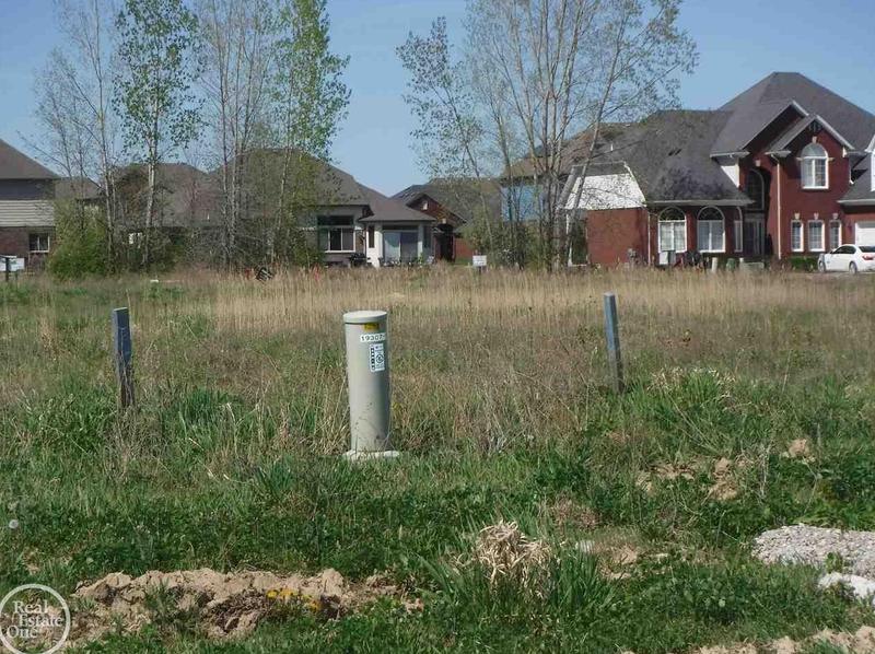 19274 Hamlin Lake Dr Lot 158, Macomb Twp, MI 48044 - MLS 50038155 for Sale