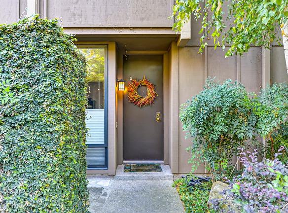 2224 Woodside Ln unit 5 - Sacramento, CA 95825 - Home For Rent