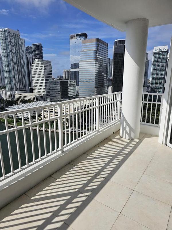 701 Brickell Key Boulevard, Unit 2401, Miami, FL 33131 for Rent