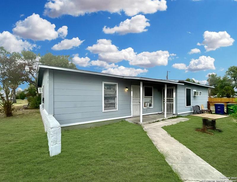 335 TARASCO ST, San Antonio, TX 78227-3926 for Rent