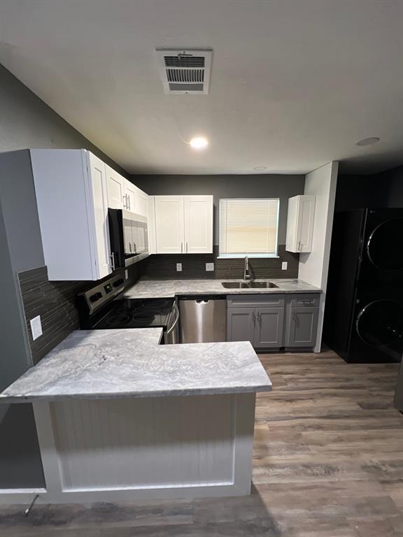2610 1/2 Mills St, Houston, TX 77026 for Rent