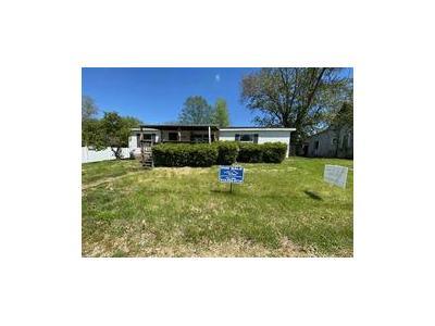 W Walnut St for Sale