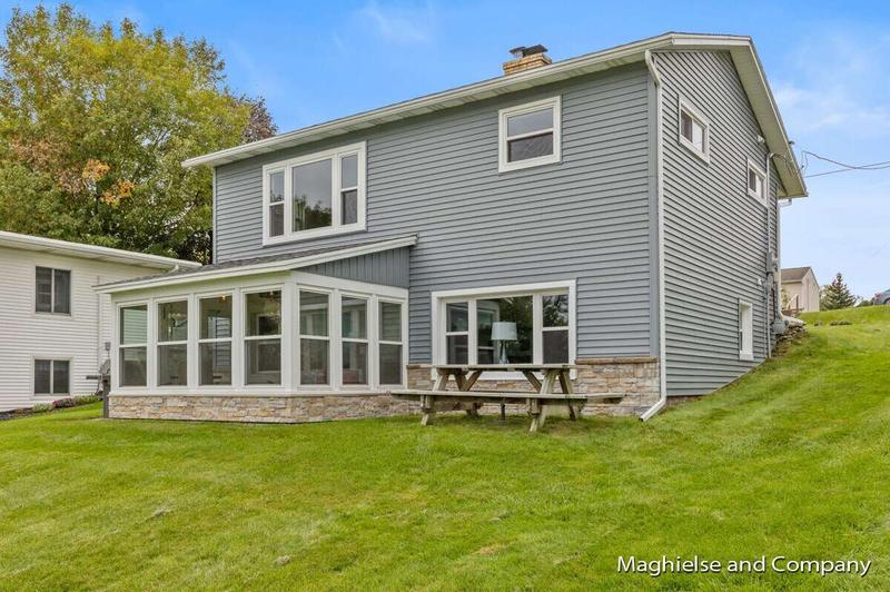 7672 Dream Isle Drive NE, Belding, MI 48809  624419268 for Sale