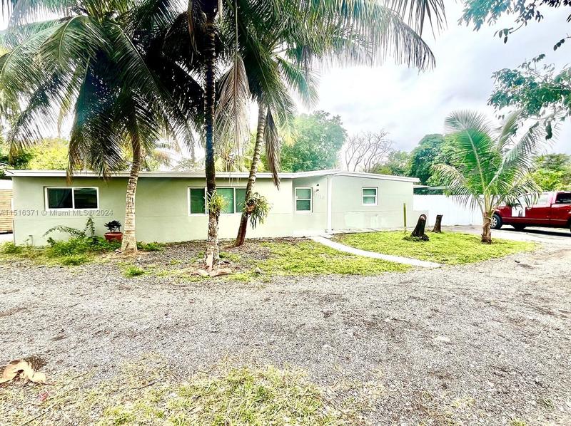 12710 Tee Cir #. Miami, FL 33167 - MLS A11516371 for Rent