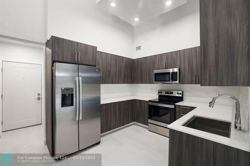 9820 Southwest 183rd Street, Unit 105, Palmetto Bay, FL 33157 for Rent