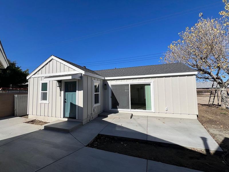 Nice 1/1 for rent in Orange, CA #2555 N Berkeley Cir