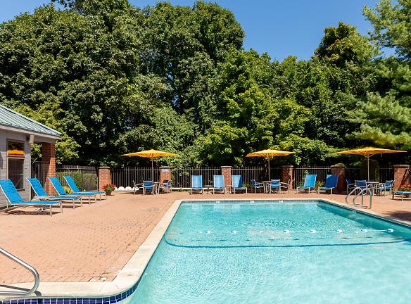 Vantage Pointe Apartments - 100 Vantage Terrace - Swampscott, MA Apartments for Rent