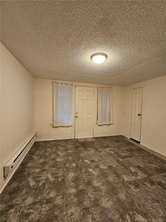 6 Frederick Court, Unit 3, Waterbury, CT 06710 for Rent