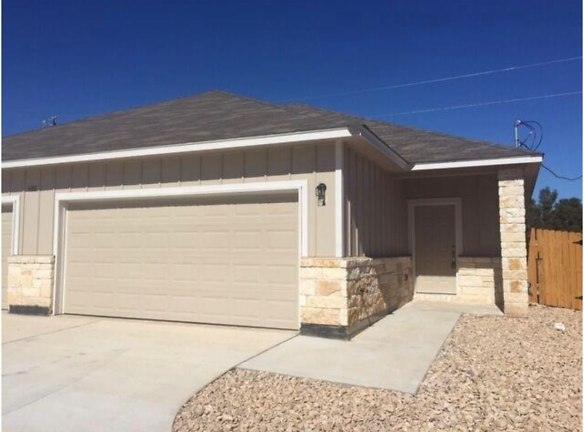 330 Main St - Liberty Hill, TX 78642 - Home For Rent