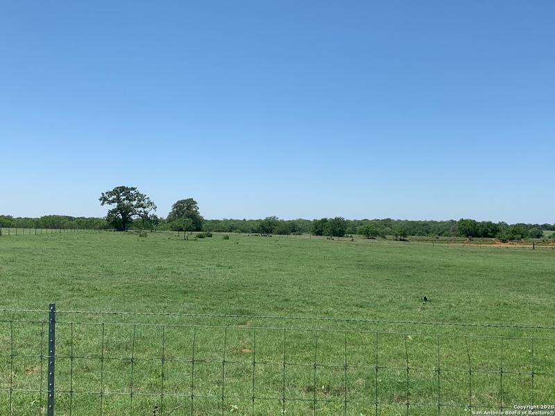 6306 Cr 405, Floresville, TX 78114 for Sale